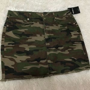 Forever 21 size M Camo Skirt